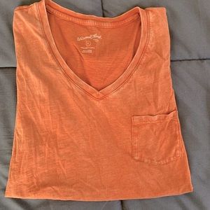 Short sleeve V-neck T-shirt